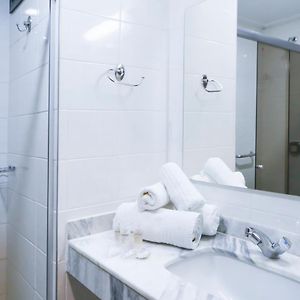 Quarto com cama grande delux